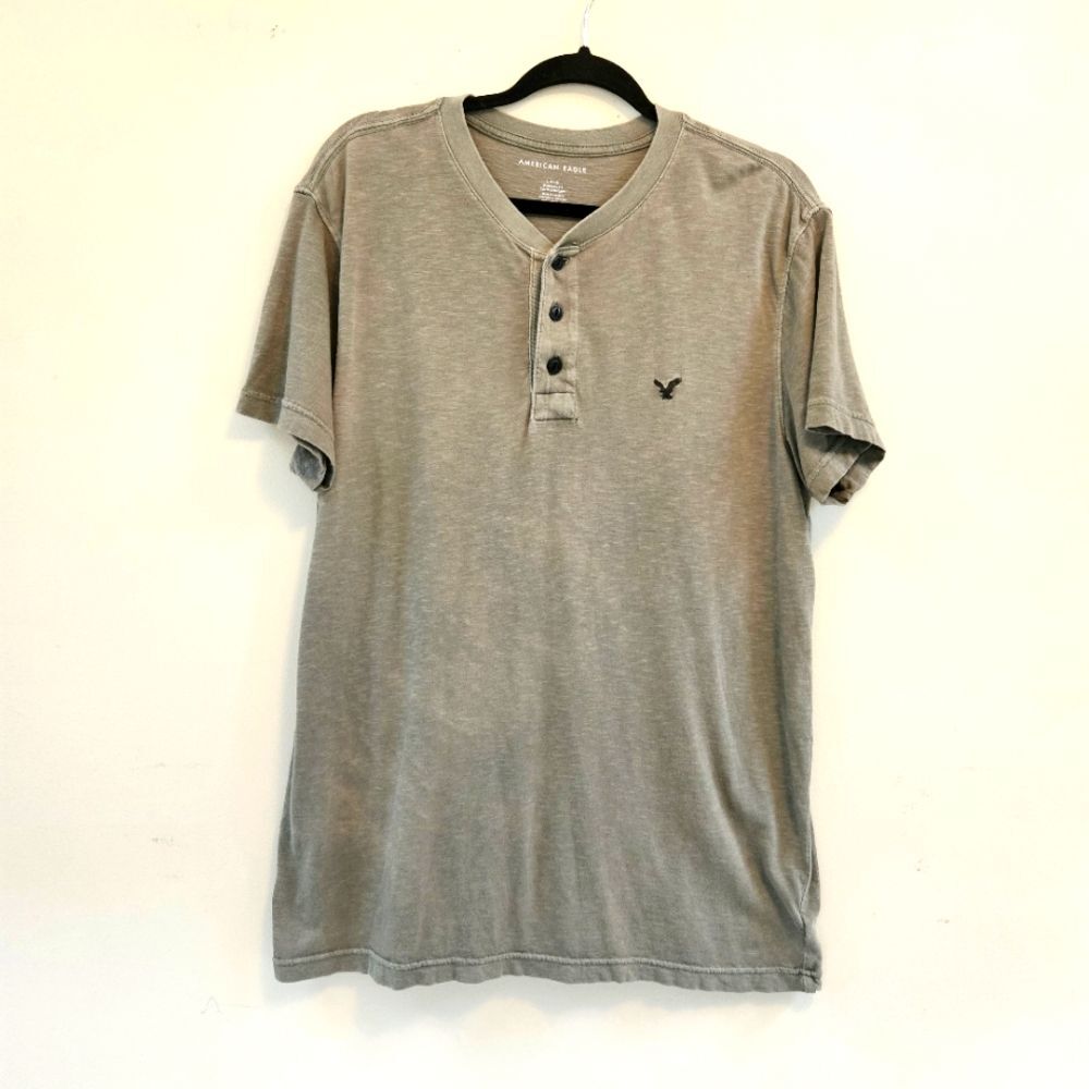American Eagle Men's Size L Short Sleeve Green 3 Button Henley